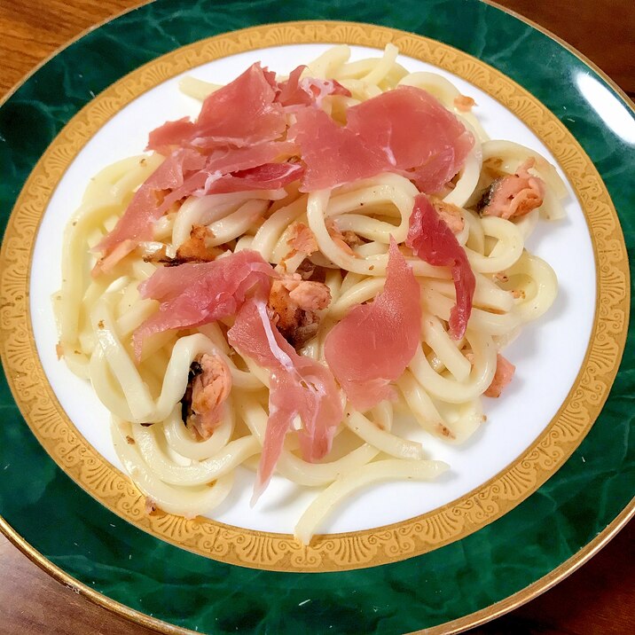 鮭と生ハムの焼きうどん